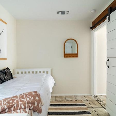 Downtown Lonestar Bungalow At Beer Ranch Project Wimberley Eksteriør bilde
